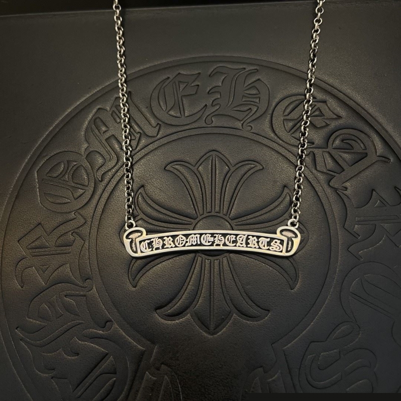 Ch**me He**ts necklaces